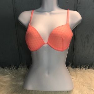 VS Push Up Bra Excellent Condition 32D
